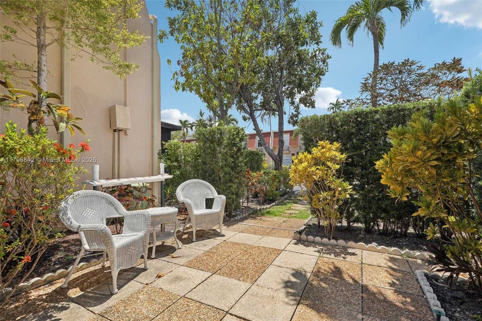 Small Image of 1951 ATLANTIC SHORES BLVD #14, Hallandale Beach Number 34