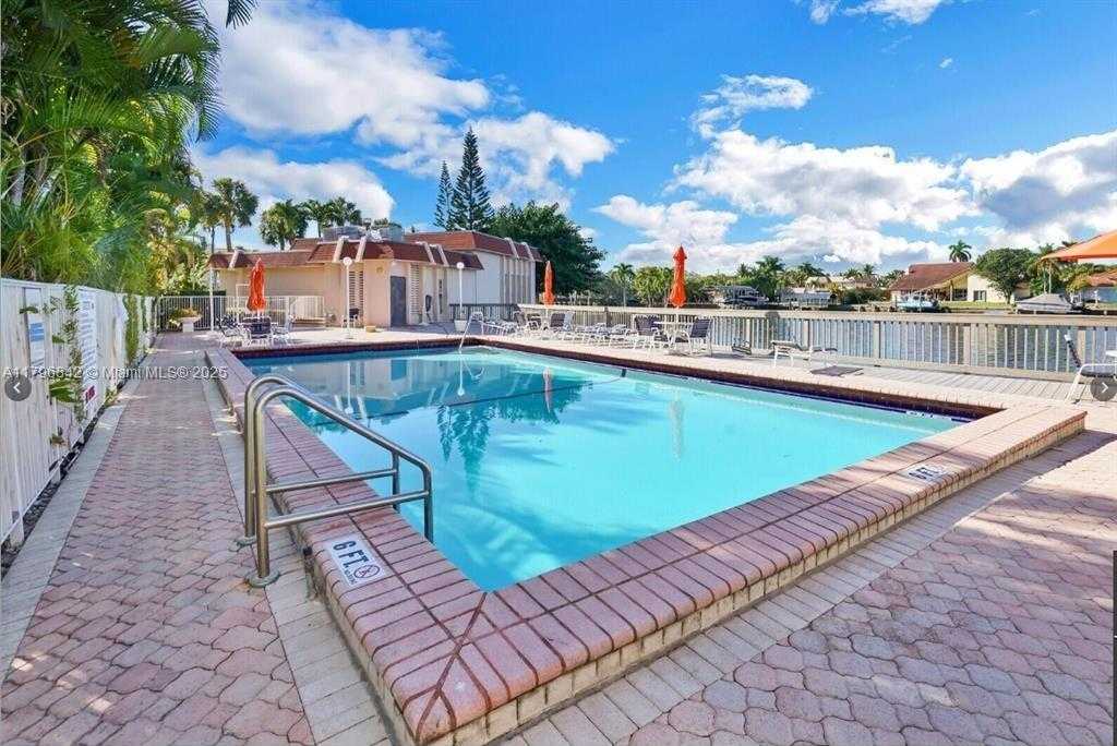 Small Image of 1951 ATLANTIC SHORES BLVD #14, Hallandale Beach Number 36