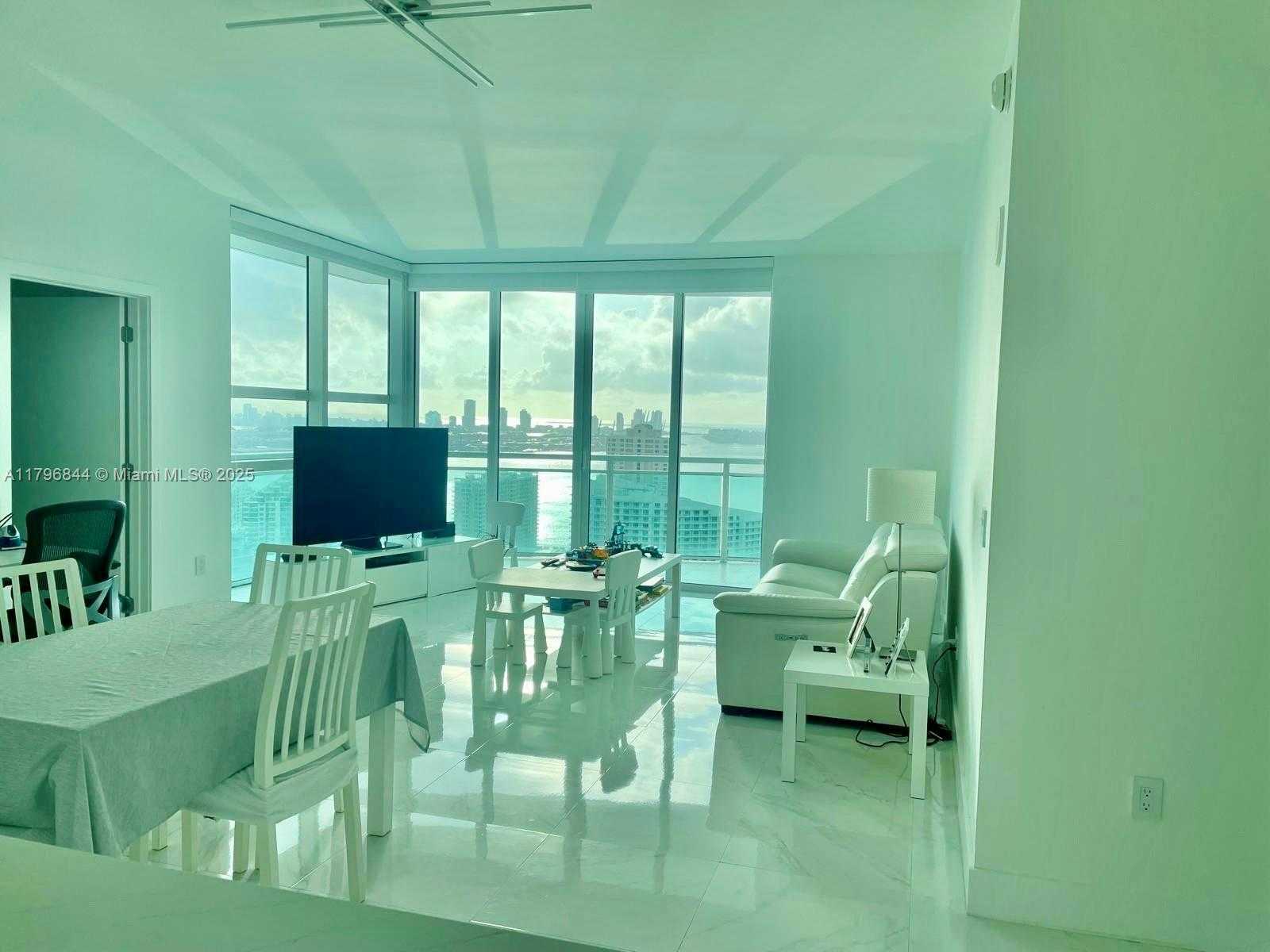 Small Image of 950 BRICKELL BAY DR #3410, Miami Number 4
