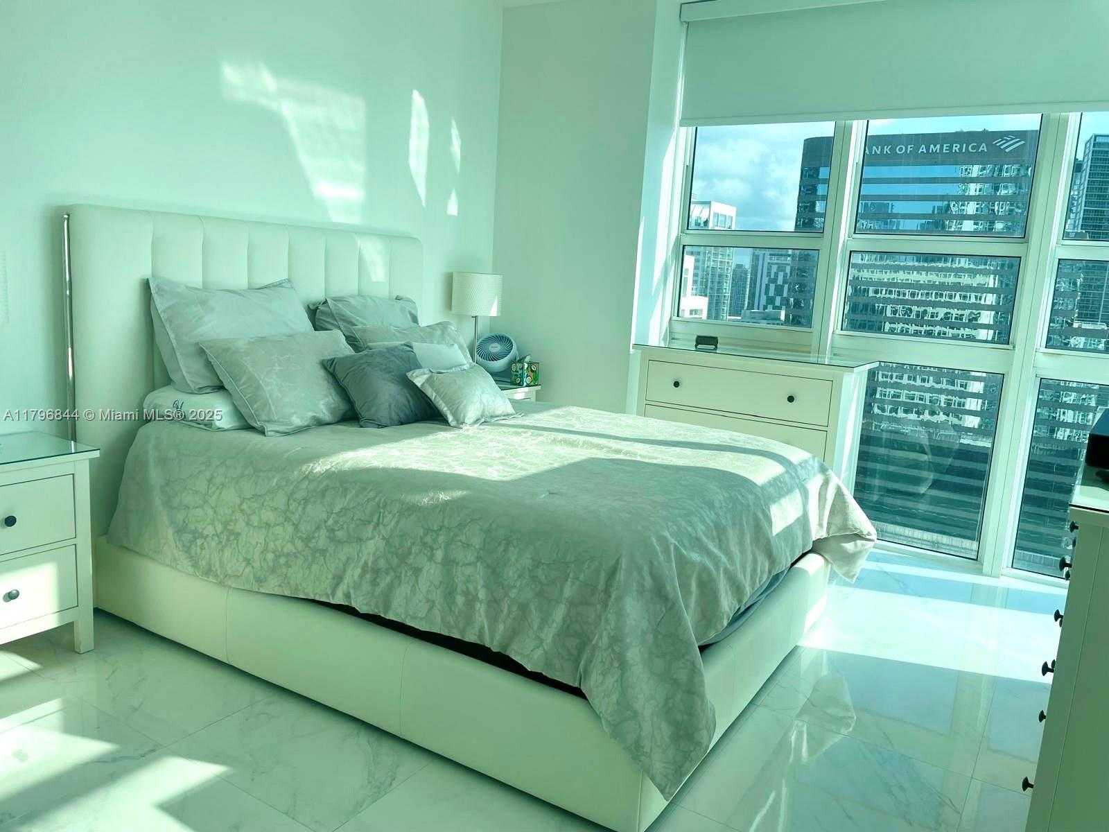 Small Image of 950 BRICKELL BAY DR #3410, Miami Number 7