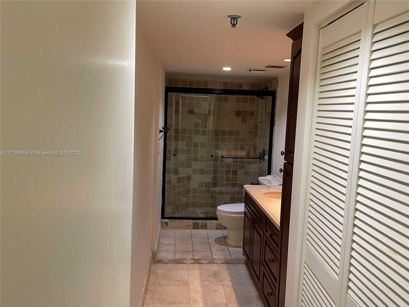 Small Image of 2625 COLLINS AVE #605, Miami Beach Number 12