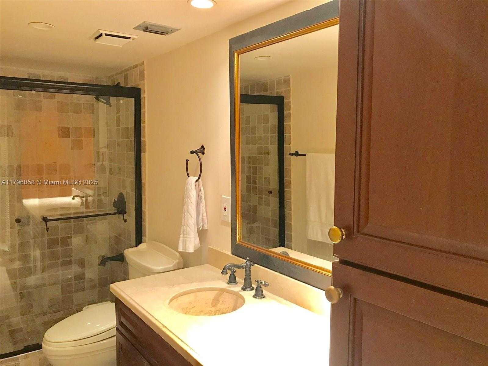 Small Image of 2625 COLLINS AVE #605, Miami Beach Number 13