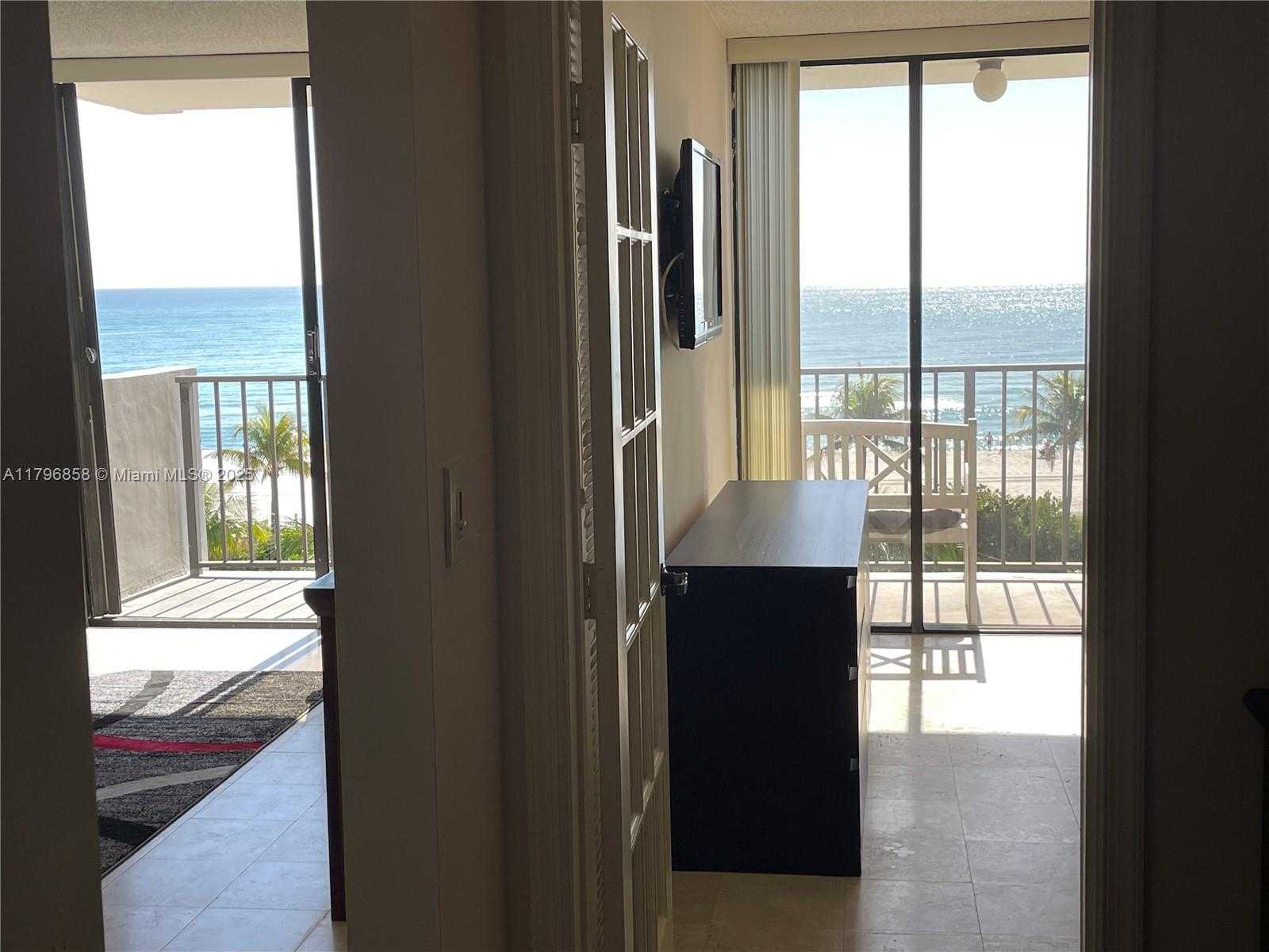 Small Image of 2625 COLLINS AVE #605, Miami Beach Number 5
