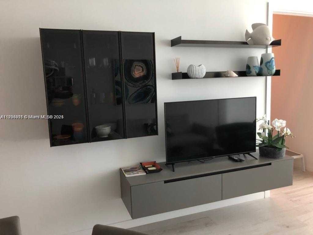 Imagen de Pequeño Objeto