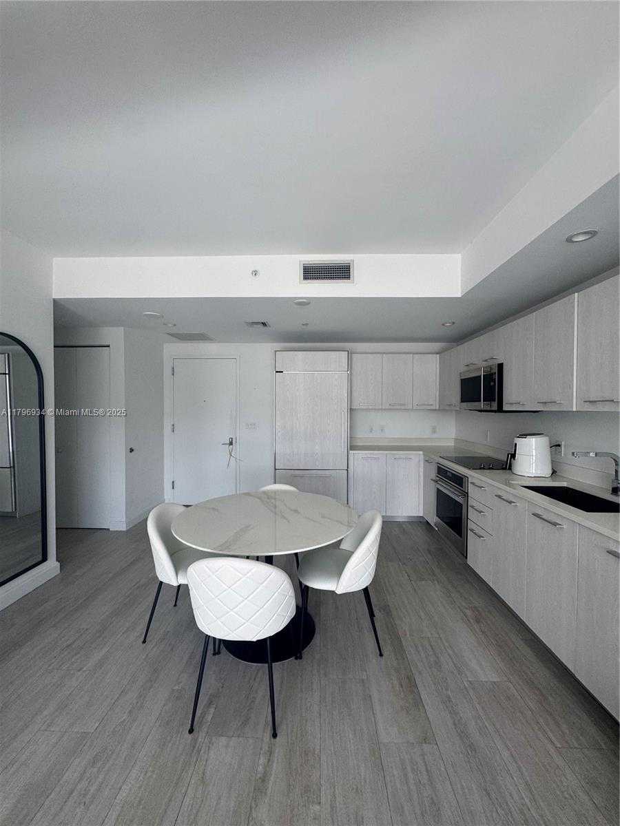 Small Image of 55 SOUTH WEST 9TH ST #3407, Miami Number 3