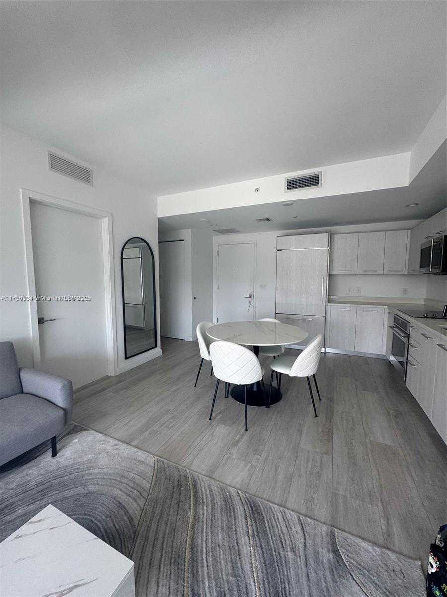 Small Image of 55 SOUTH WEST 9TH ST #3407, Miami Number 4