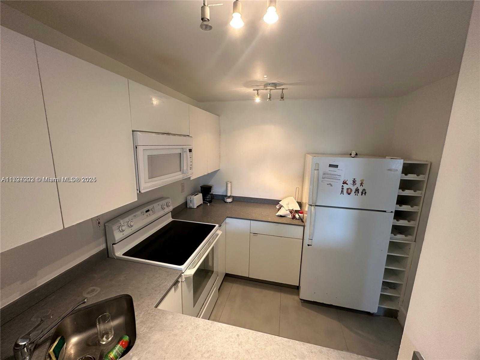 Small Image of 486 NORTH WEST 165TH ST #b-303, Miami Number 4