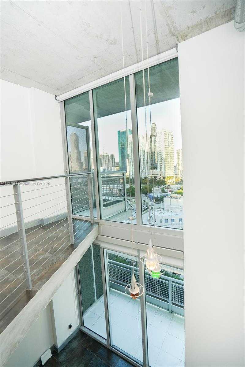 Small Image of 690 SOUTH WEST 1ST CT #1524, Miami Number 10