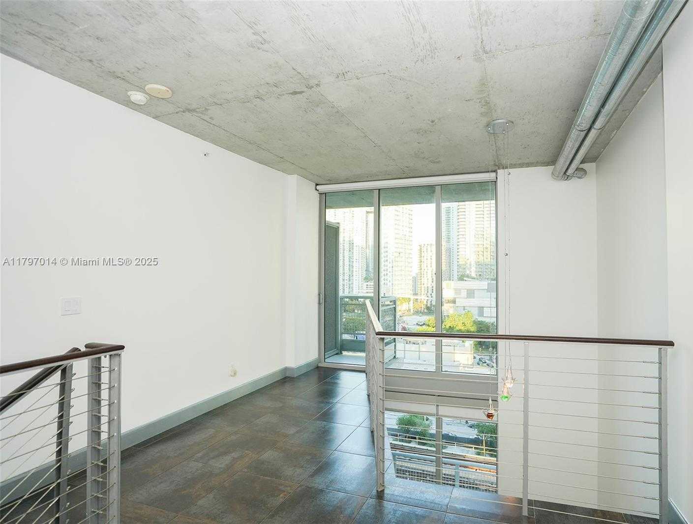 Small Image of 690 SOUTH WEST 1ST CT #1524, Miami Number 8