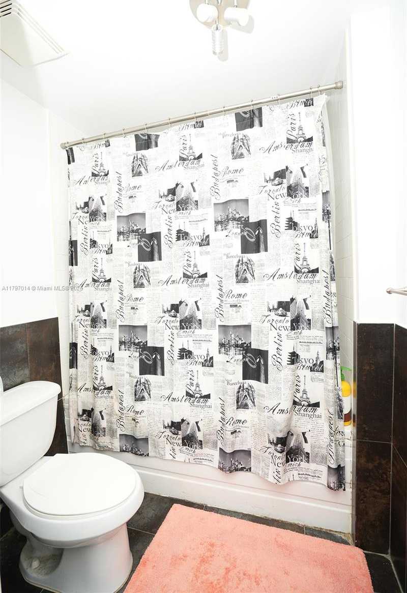 Small Image of 690 SOUTH WEST 1ST CT #1524, Miami Number 9