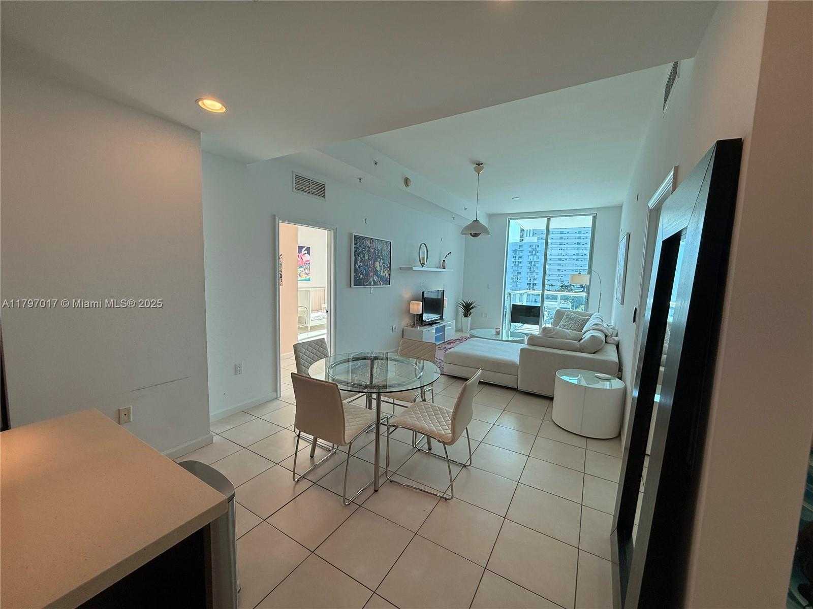 Small Image of 7928 EAST DR #602, North Bay Village Number 9