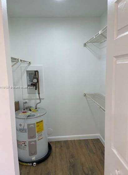 Small Image of 8180 #118, Doral Number 15