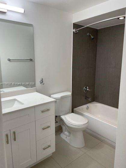 Small Image of 8180 #118, Doral Number 17