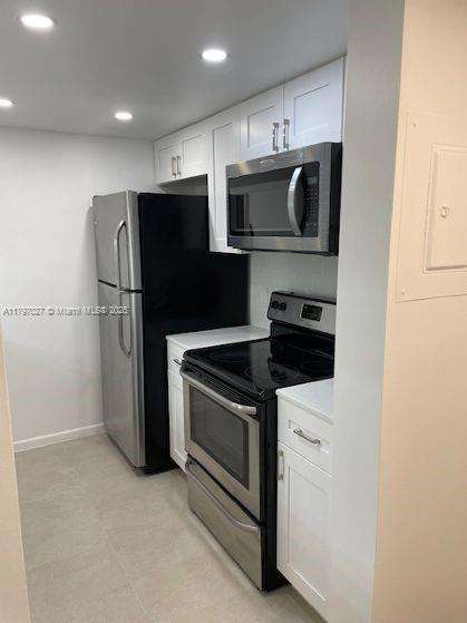 Small Image of 8180 #118, Doral Number 3
