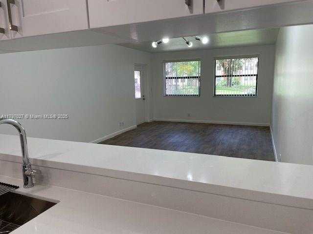Small Image of 8180 #118, Doral Number 4