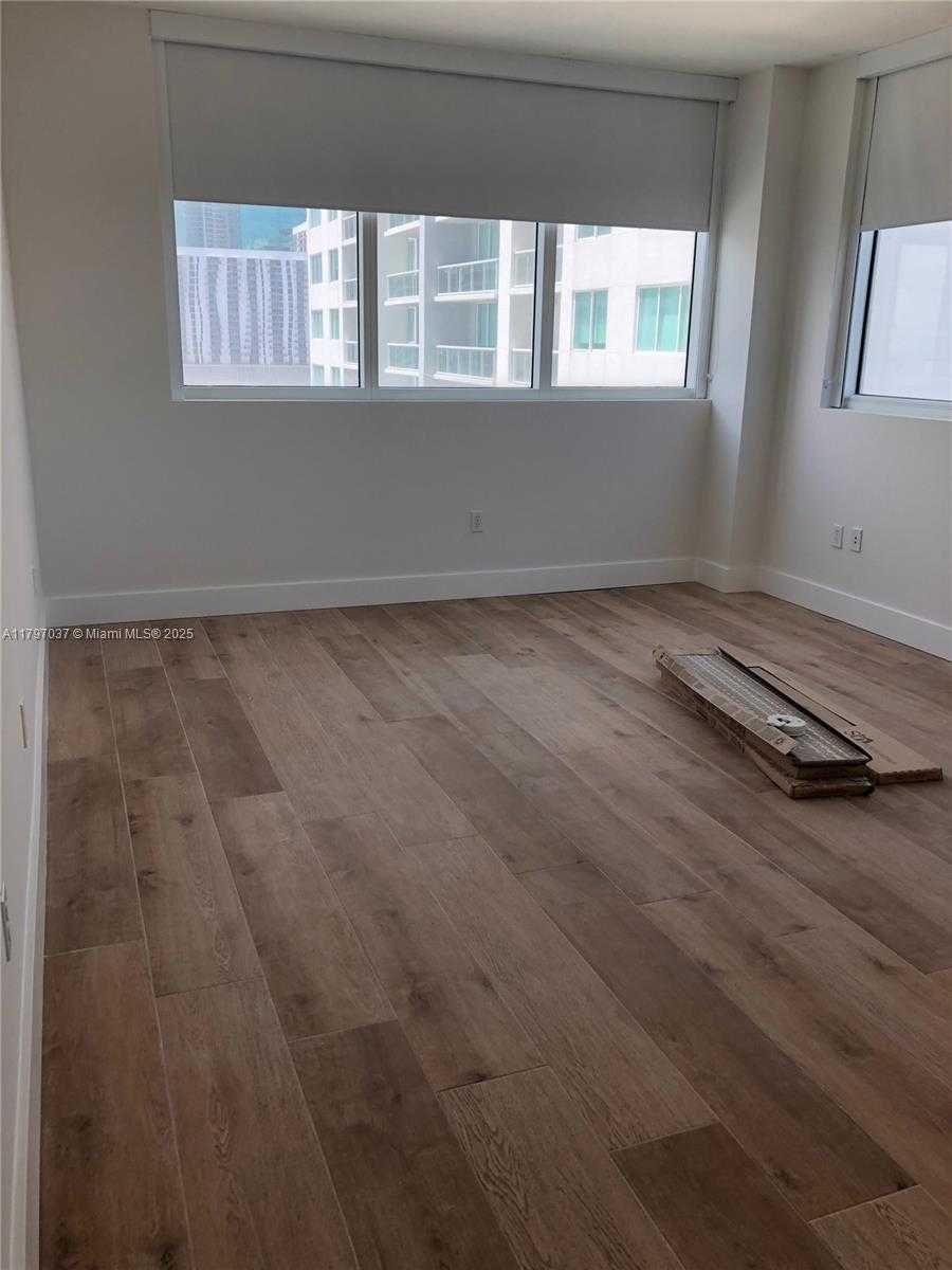 Small Image of 244 BISCAYNE BLVD #1809, Miami Number 10