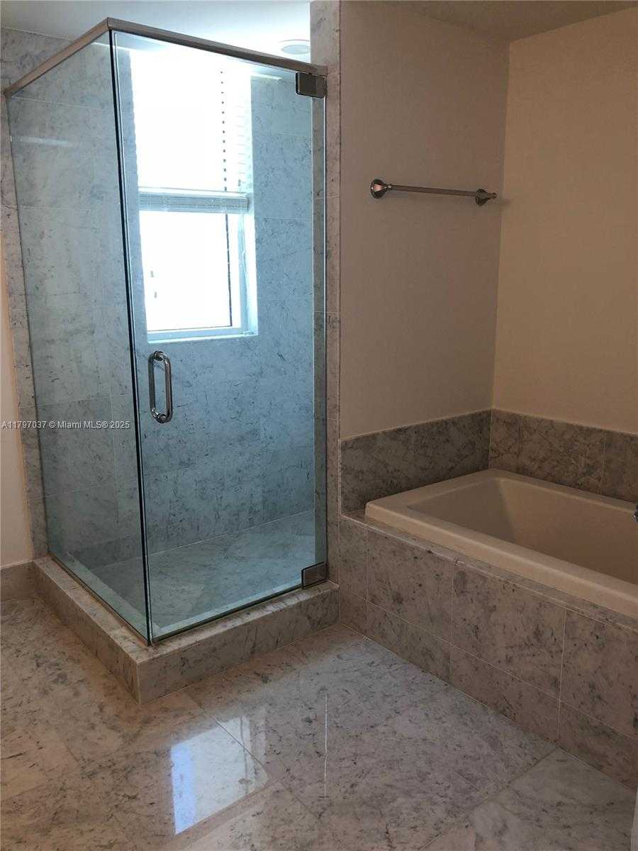Small Image of 244 BISCAYNE BLVD #1809, Miami Number 12