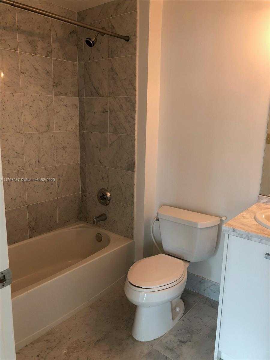 Small Image of 244 BISCAYNE BLVD #1809, Miami Number 16