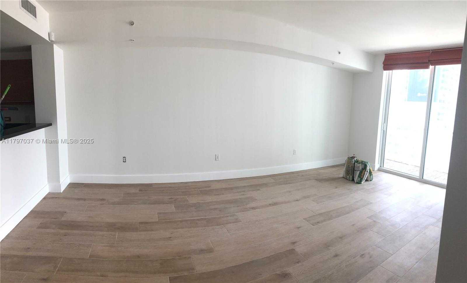 Small Image of 244 BISCAYNE BLVD #1809, Miami Number 2