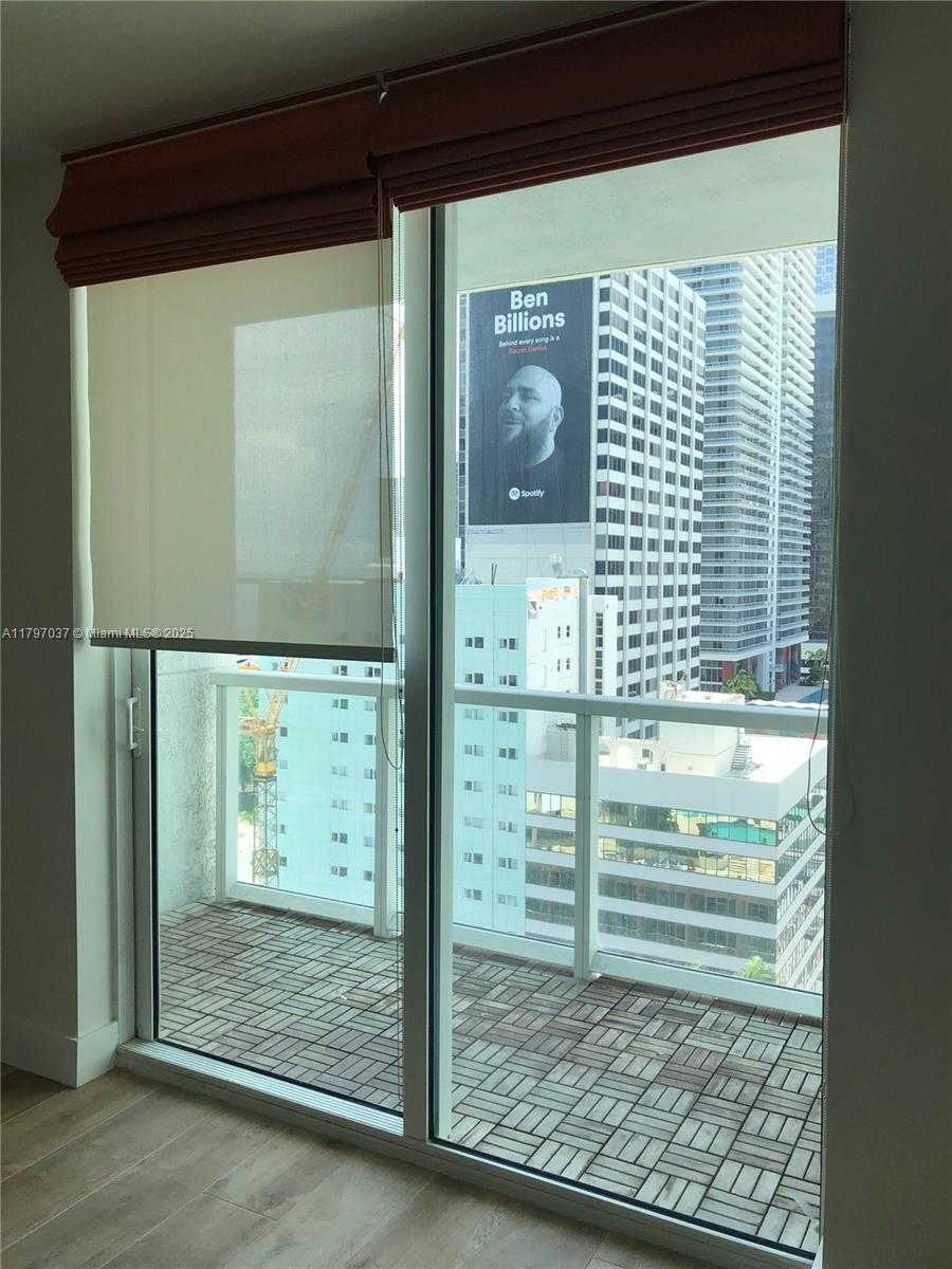 Small Image of 244 BISCAYNE BLVD #1809, Miami Number 3