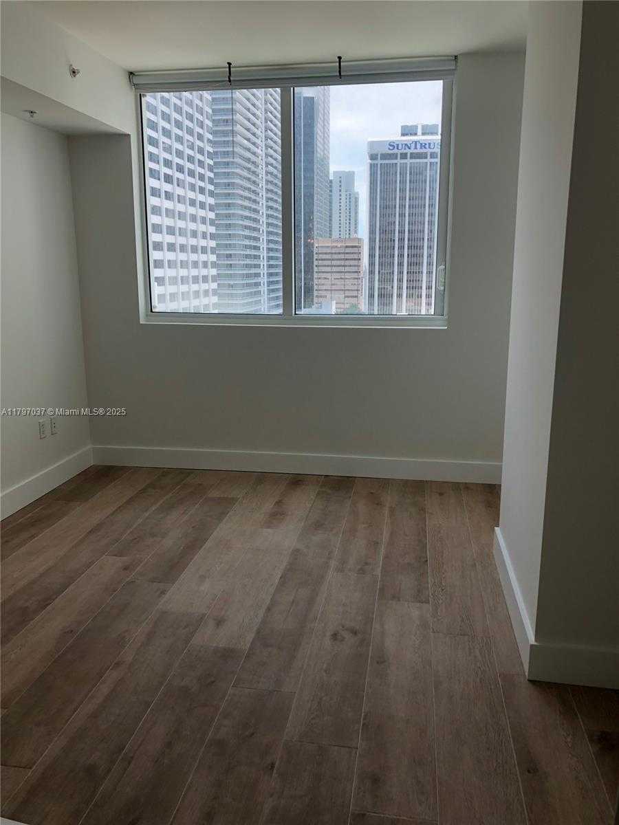 Small Image of 244 BISCAYNE BLVD #1809, Miami Number 8