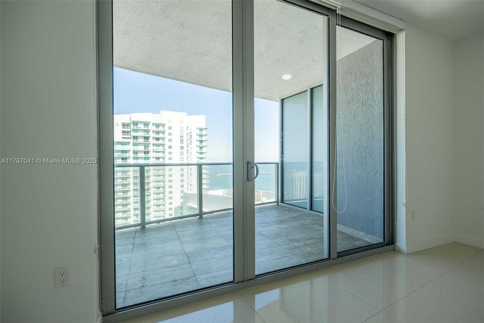 Small Image of 488 NE 18th St, Miami, FL 33132, USA Number 15