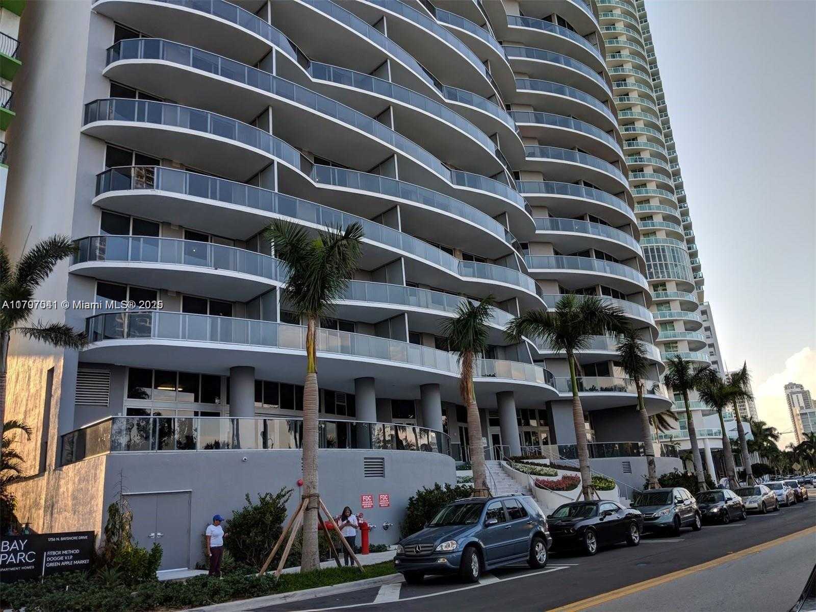Small Image of 488 NE 18th St, Miami, FL 33132, USA Number 2