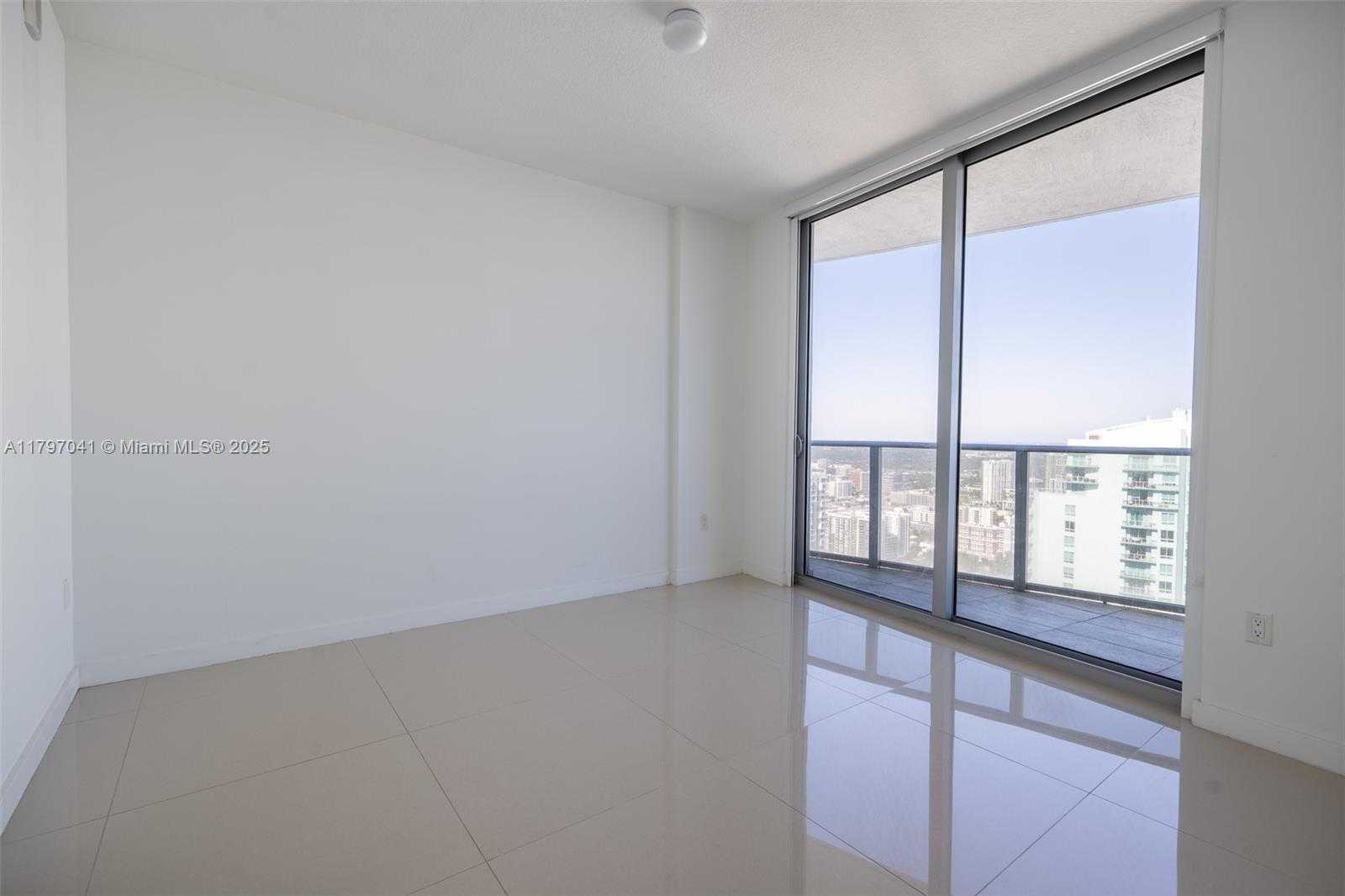 Small Image of 488 NE 18th St, Miami, FL 33132, USA Number 22