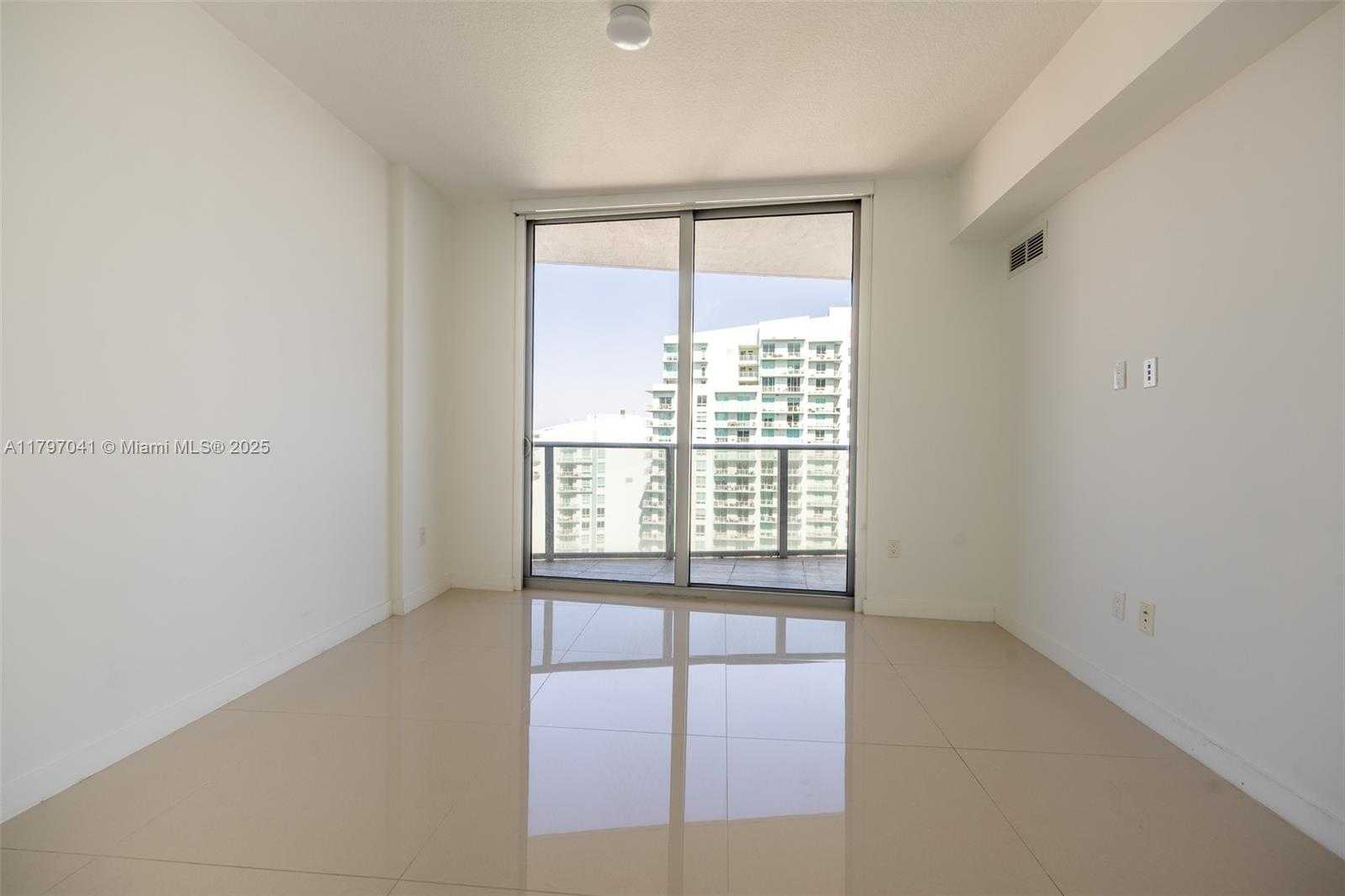 Small Image of 488 NE 18th St, Miami, FL 33132, USA Number 23