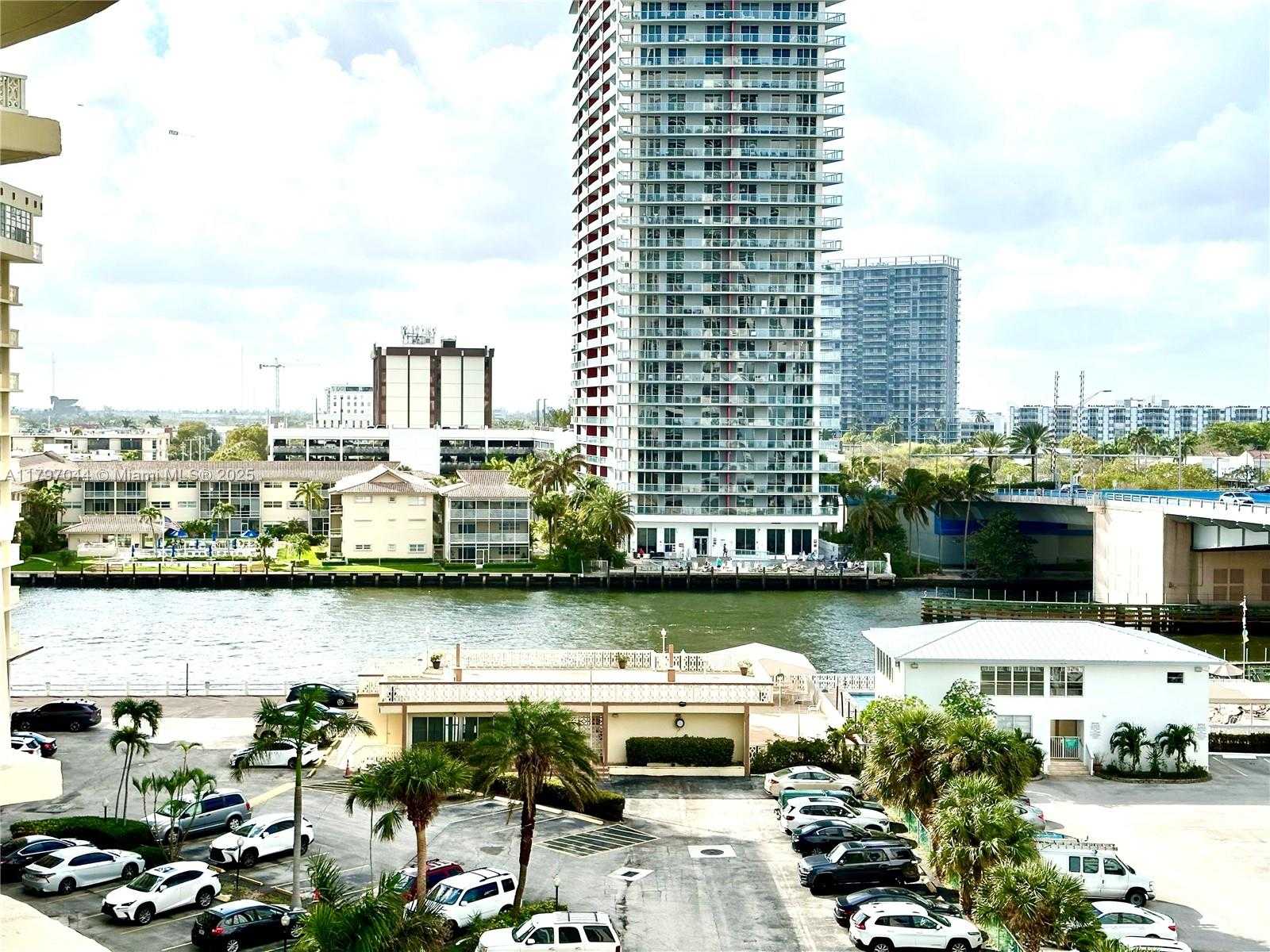 Small Image of 1825 SOUTH OCEAN DR #705, Hallandale Beach Number 10