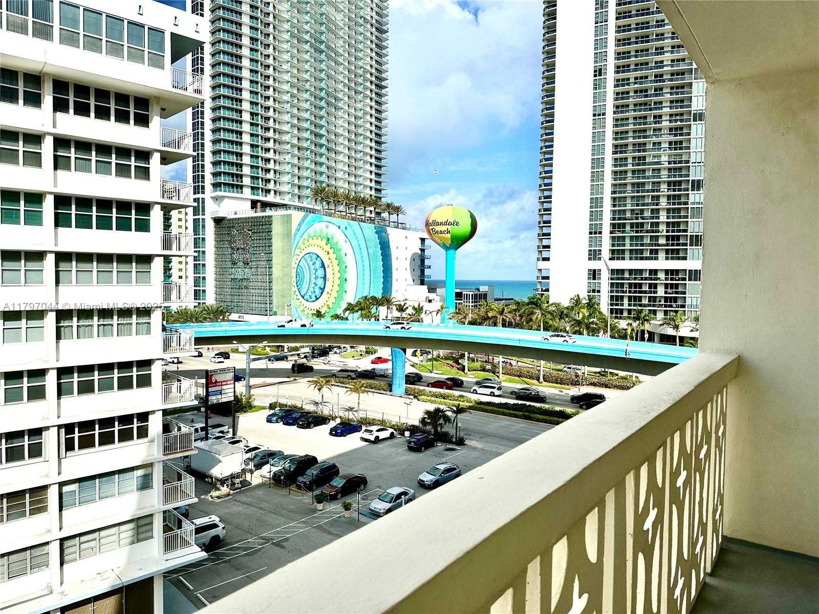 Small Image of 1825 SOUTH OCEAN DR #705, Hallandale Beach Number 11