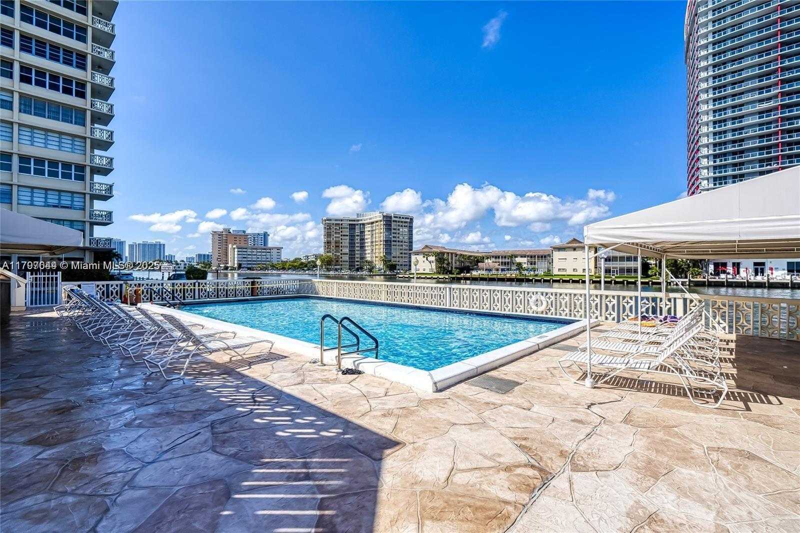 Small Image of 1825 SOUTH OCEAN DR #705, Hallandale Beach Number 12
