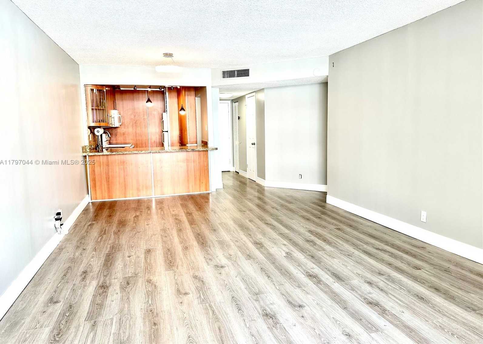 Small Image of 1825 SOUTH OCEAN DR #705, Hallandale Beach Number 5