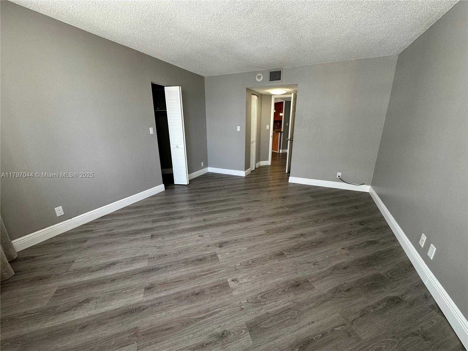 Small Image of 1825 SOUTH OCEAN DR #705, Hallandale Beach Number 8