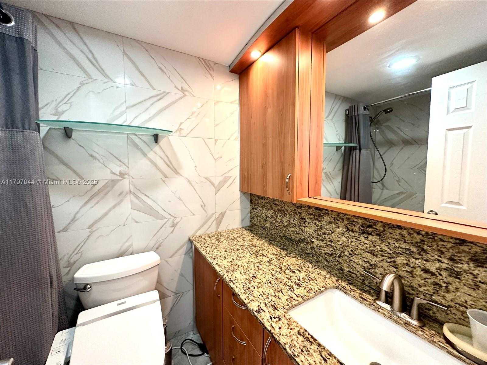 Small Image of 1825 SOUTH OCEAN DR #705, Hallandale Beach Number 9
