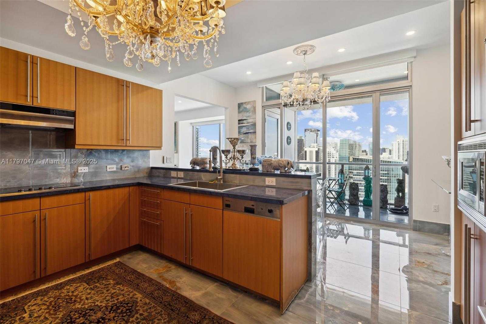 Small Image of 1425 Brickell Ave, Miami, FL 33131, USA Number 22
