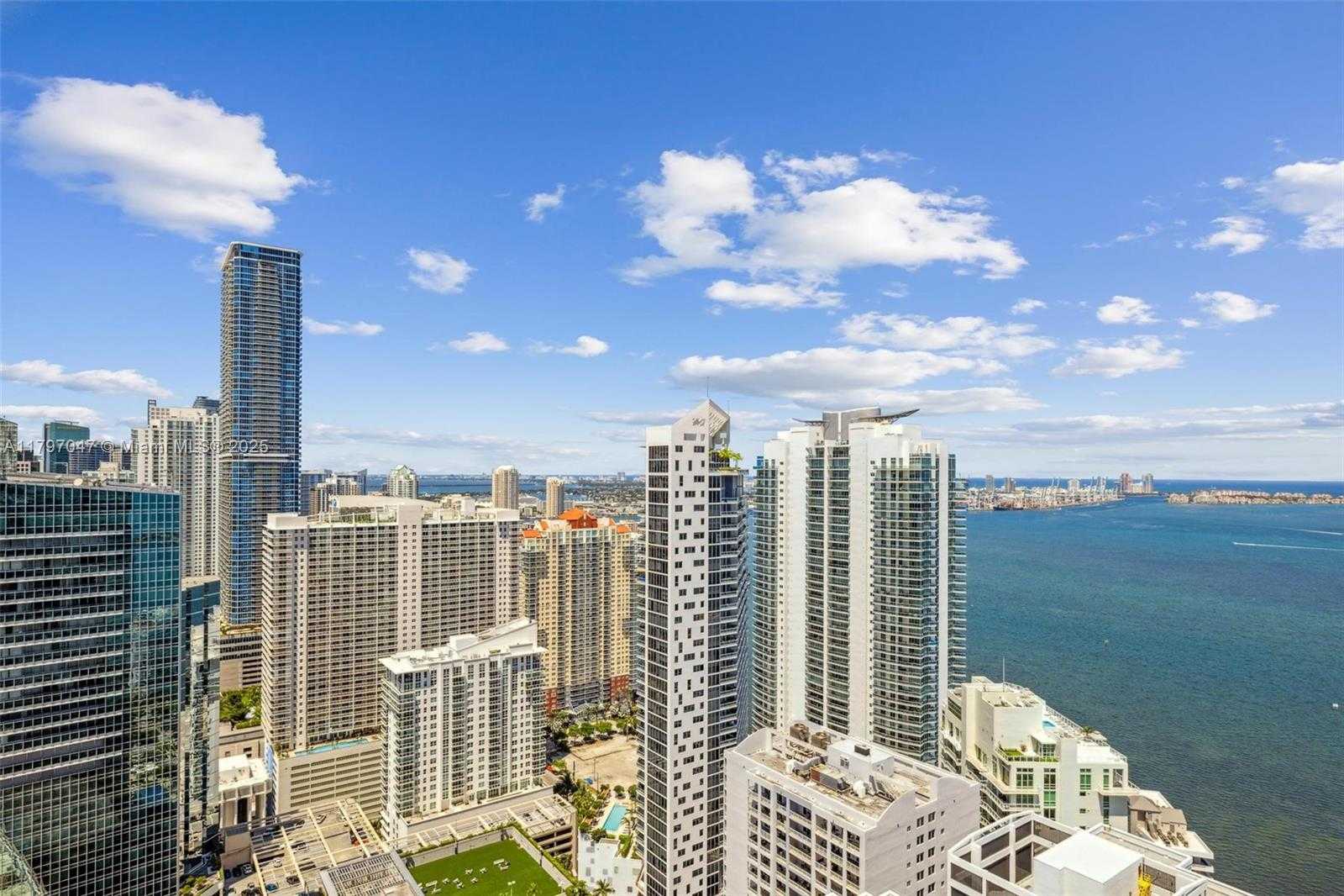 Small Image of 1425 Brickell Ave, Miami, FL 33131, USA Number 30