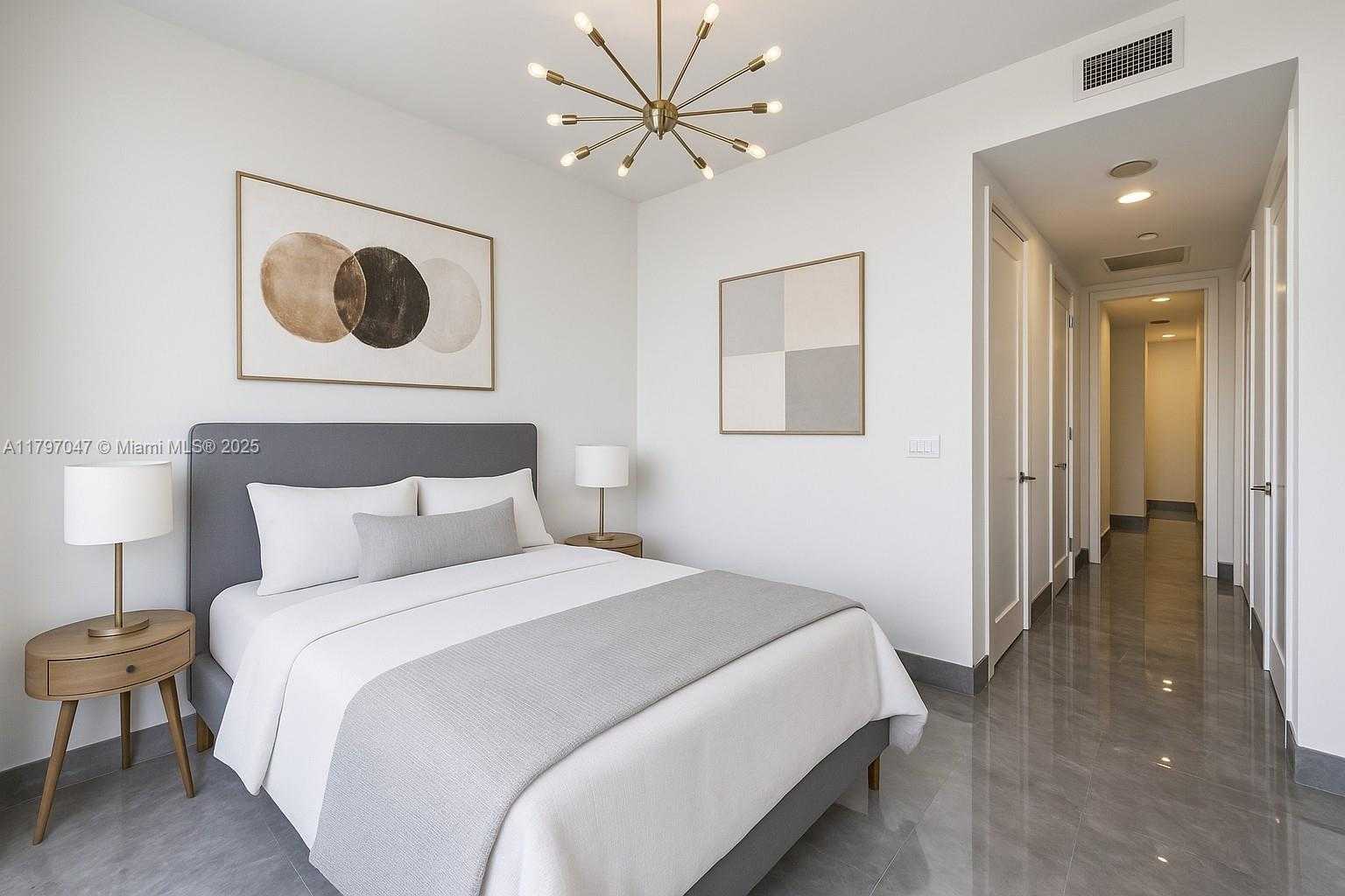Small Image of 1425 Brickell Ave, Miami, FL 33131, USA Number 4