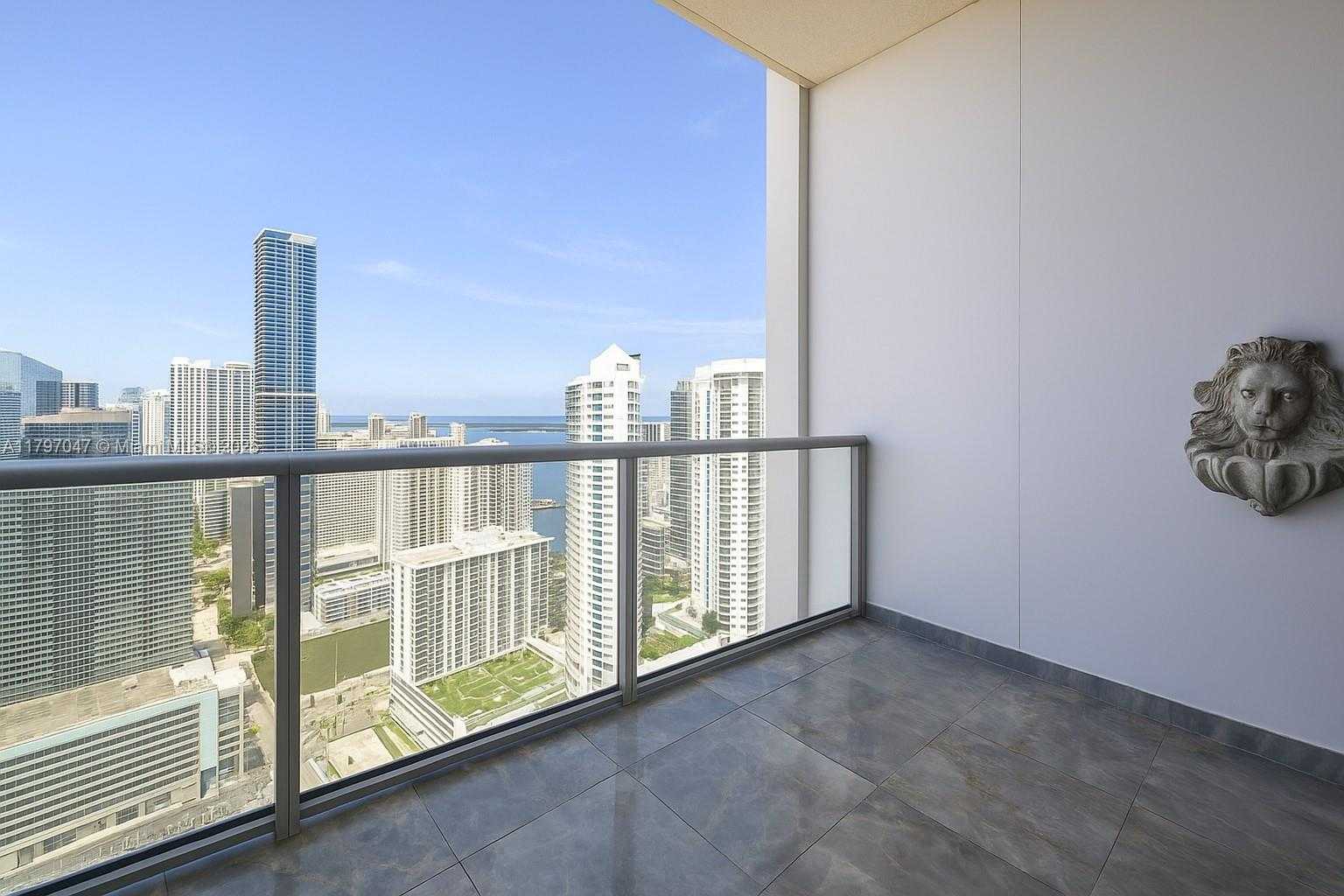 Small Image of 1425 Brickell Ave, Miami, FL 33131, USA Number 7