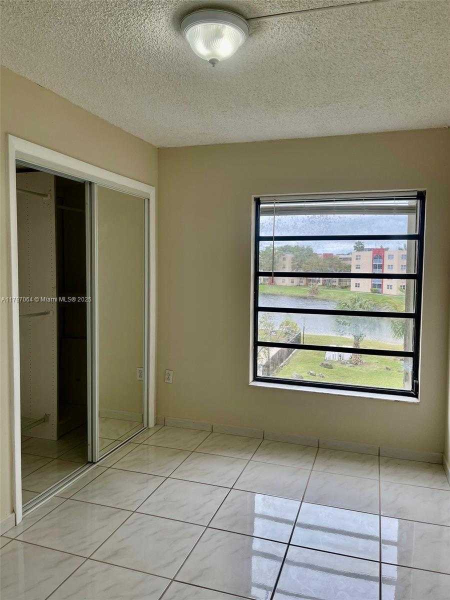 Small Image of 1350 SOUTH WEST 122ND AVE #321, Miami Number 18