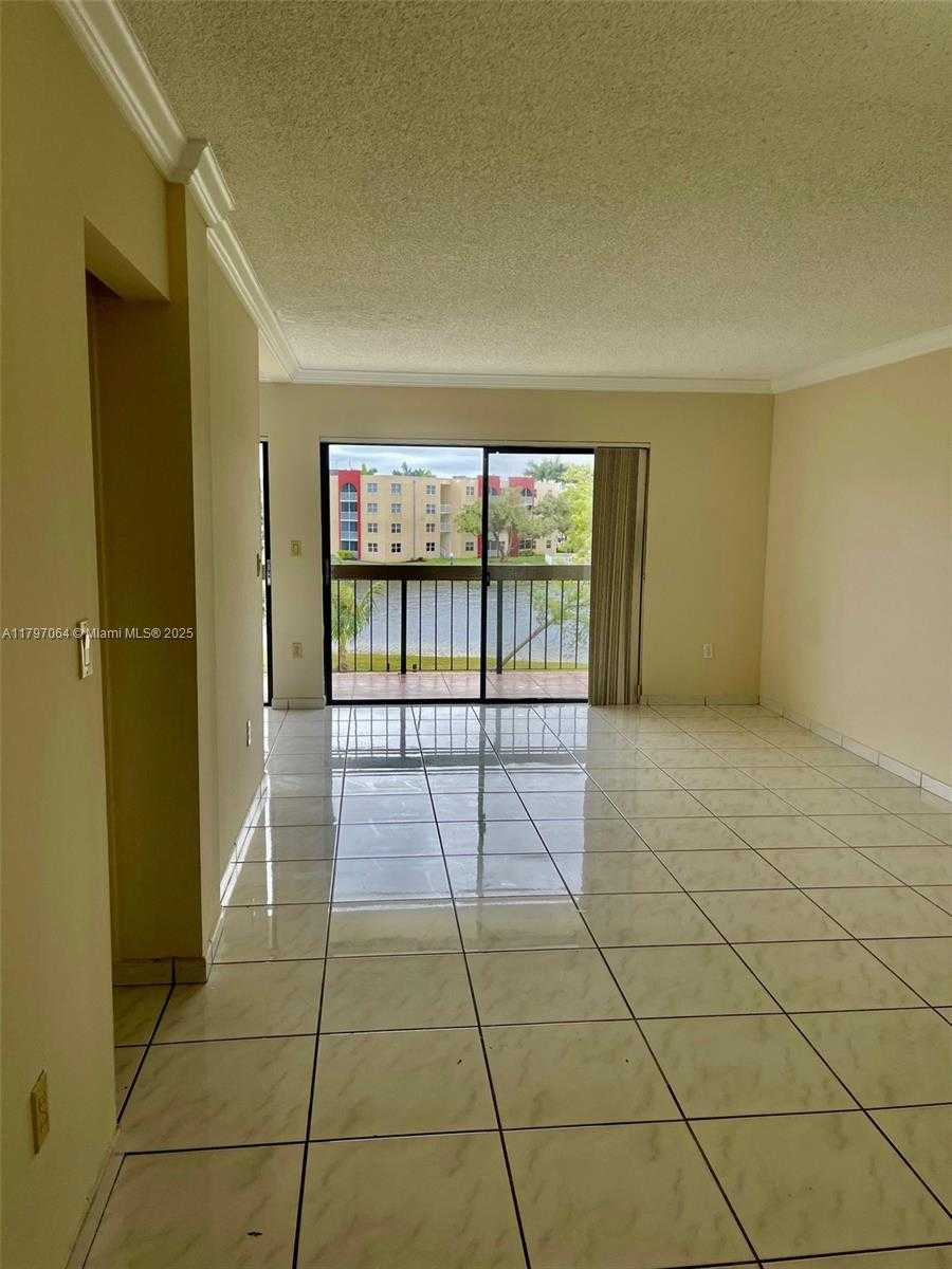 Small Image of 1350 SOUTH WEST 122ND AVE #321, Miami Number 3