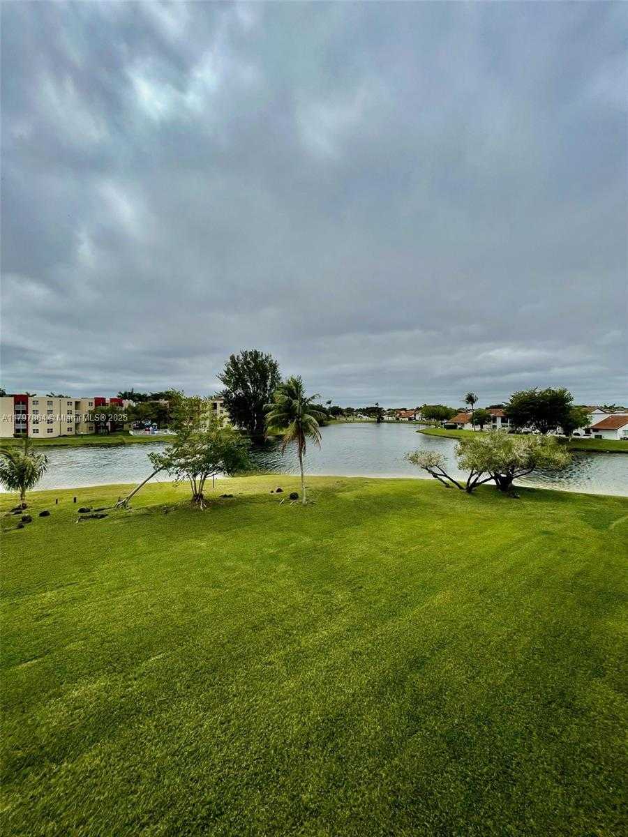 Small Image of 1350 SOUTH WEST 122ND AVE #321, Miami Number 9