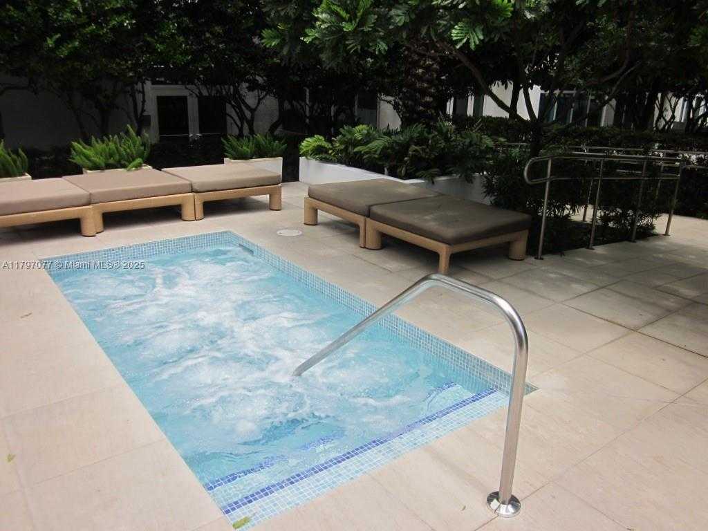 Small Image of 951 #3800, Miami Number 10