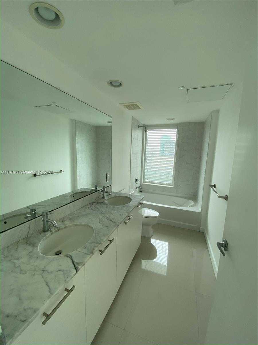 Small Image of 951 #3800, Miami Number 6