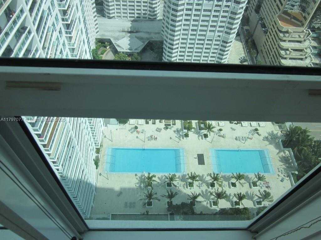 Small Image of 951 #3800, Miami Number 9