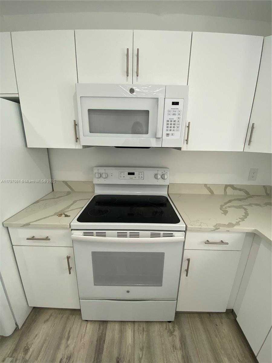 Small Image of 7785 SOUTH WEST 86 ST #E-319, Miami Number 2