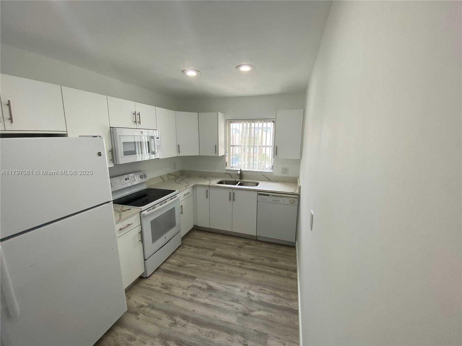Small Image of 7785 SOUTH WEST 86 ST #E-319, Miami Number 3