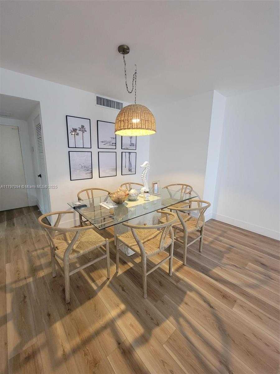 Small Image of 2500 PARKVIEW DR #518, Hallandale Beach Number 3