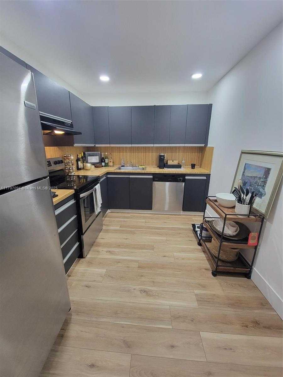 Small Image of 2500 PARKVIEW DR #518, Hallandale Beach Number 5