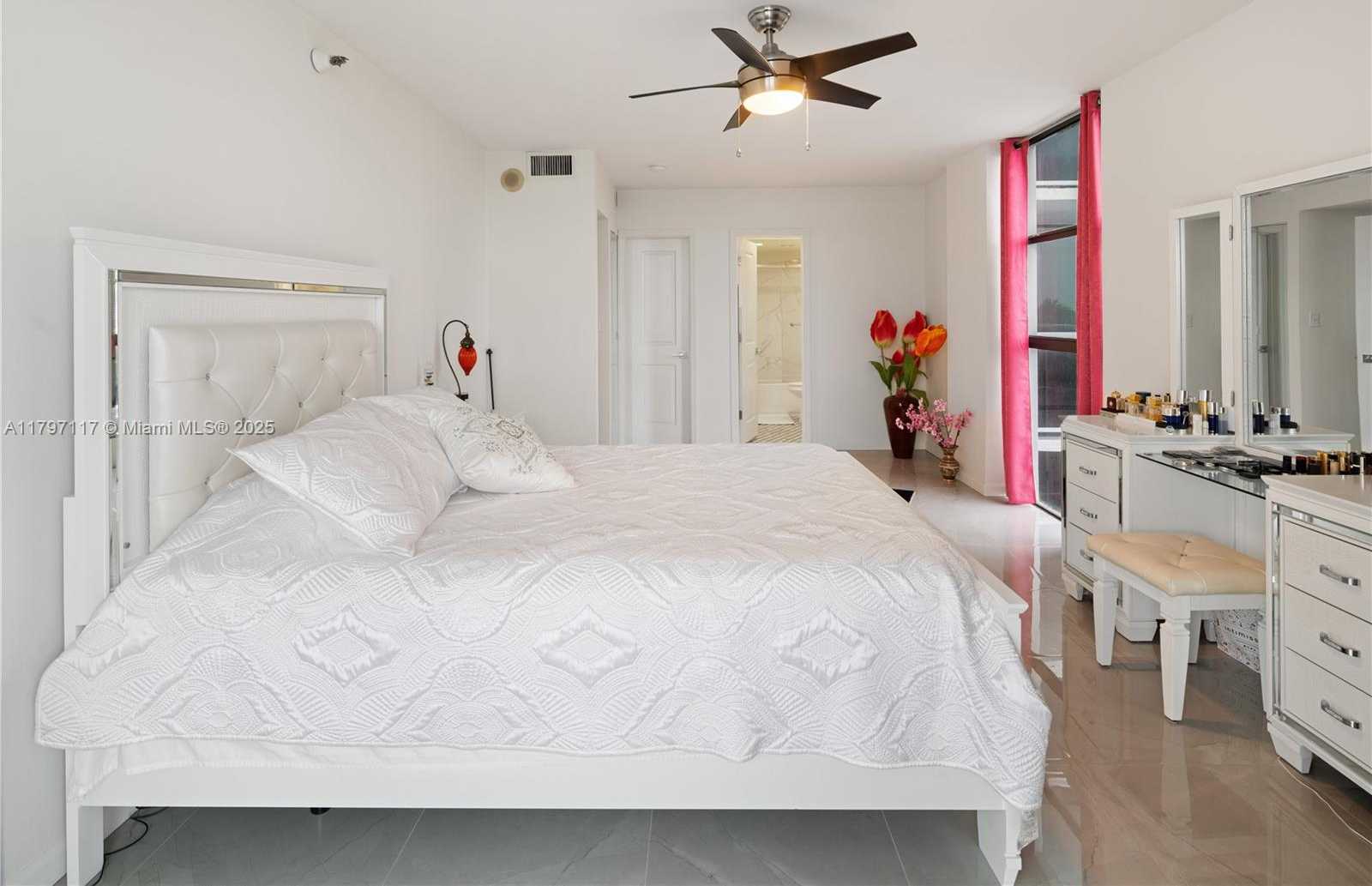 Small Image of 20515 EAST COUNTRY CLUB DR #544, Aventura Number 7
